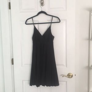 SOPRANO PLEATED BLACK DRESS